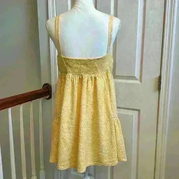 LUSH. Yellow/White Floral Sundress. 70% Linen. Lined. Mini. Elastic Back Wm Sz L - Picture 4 of 13